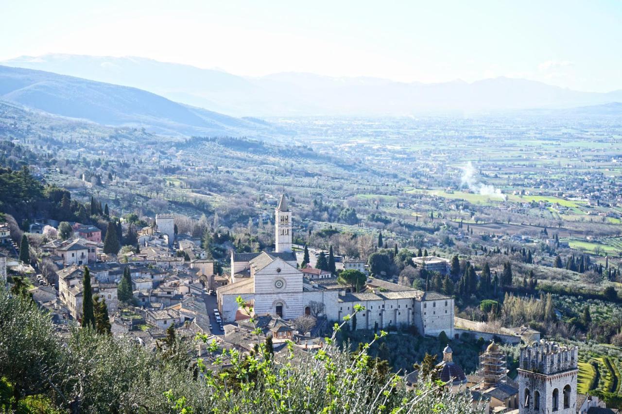 Chiama Ride The Beauty Assisi Apartment ภายนอก รูปภาพ